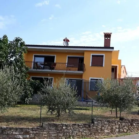 Apartment With A Parking Space Mugeba, - 24342 Porec
